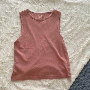 women’s Gap tank top